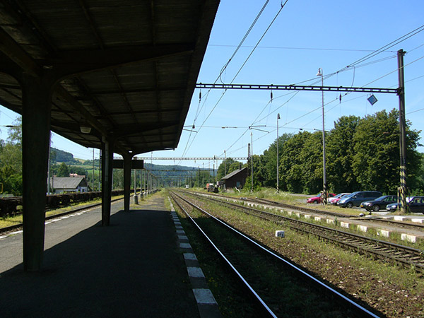 カルルシュテイン駅