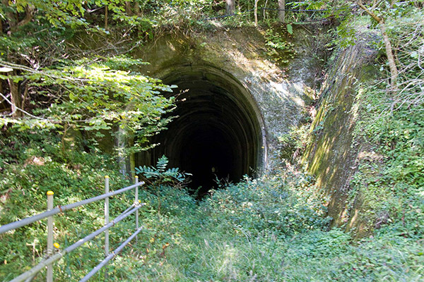 中山トンネルの出口