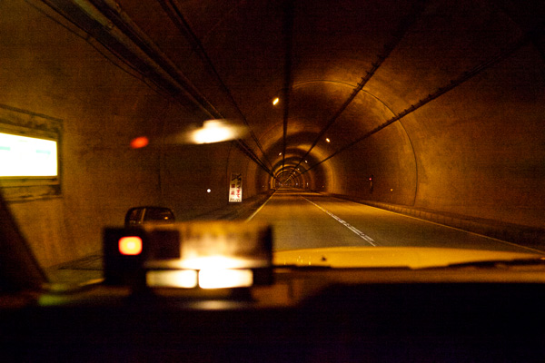 平成新島トンネルの内部