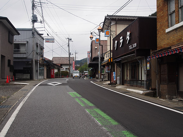 通洞の駅前風景