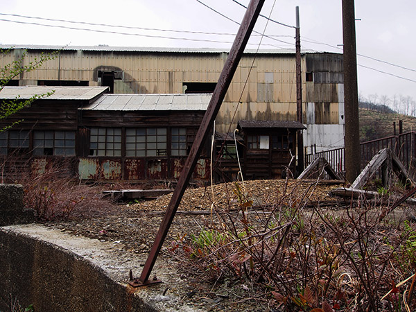 足尾本山駅