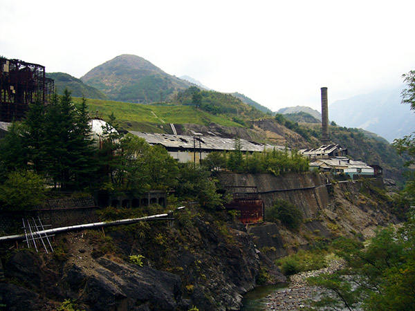 製錬所の北側(2009年撮影)