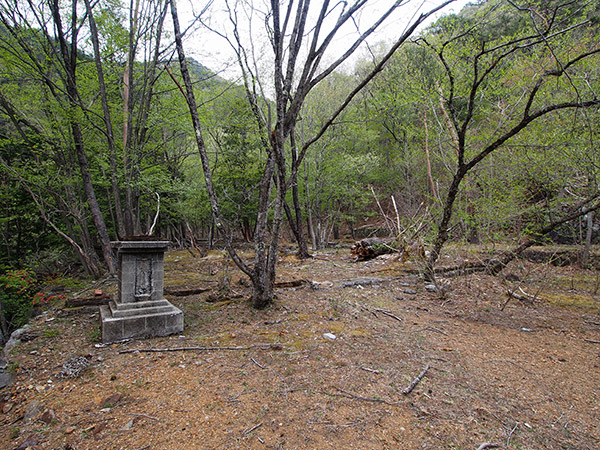 小滝小学校 校門