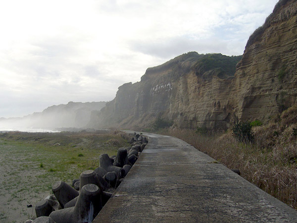 「東洋のドーバー」と呼ばれる断崖絶壁を見に行くのサムネイル