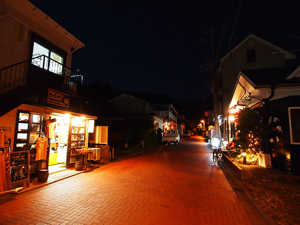 父島大村の夜