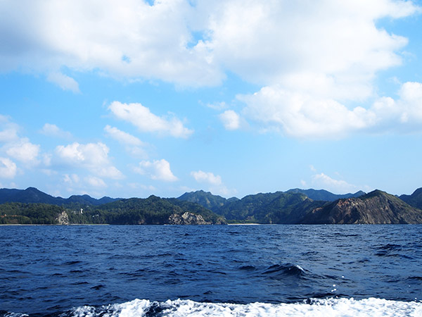 海から見た小港海岸