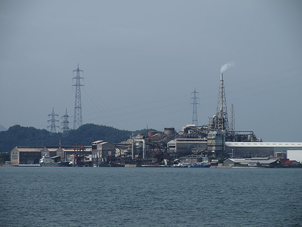 契島港を含む軍艦島の東側