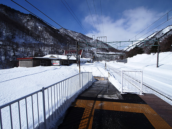 土合駅 上り線ホーム