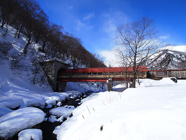 土合駅 トンネル 外観