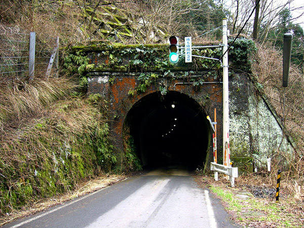 伊良谷トンネルの信号