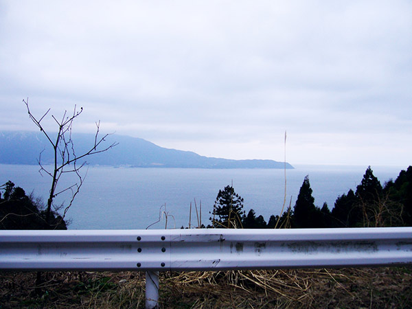 敦賀湾を望む