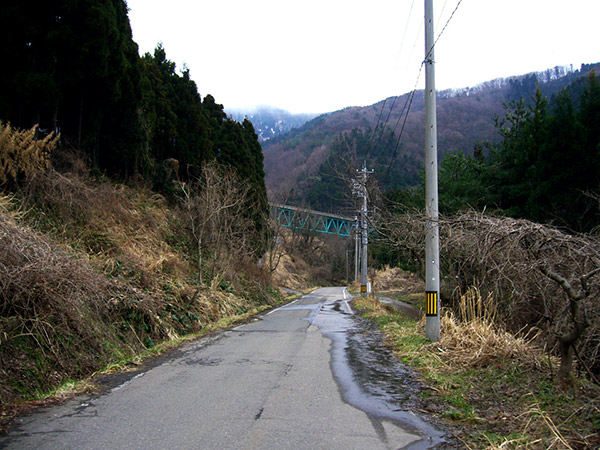 北陸道の杉津付近