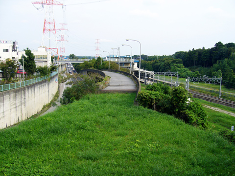 立体交差の廃墟