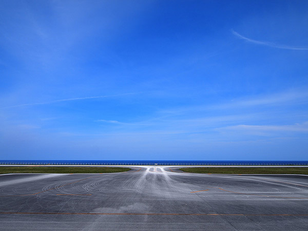 北大東空港 滑走路