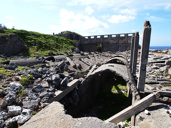 北大東島 燐鉱石貯蔵庫跡