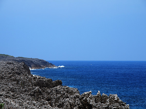 北大東島の海岸線