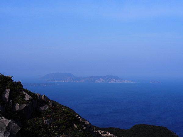 神津島から見た新島と式根島