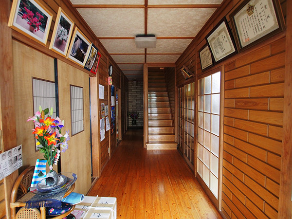 神津島の民宿 勘九郎 廊下