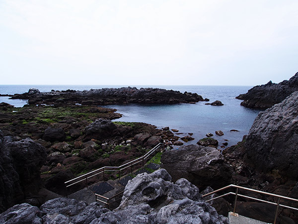 赤崎遊歩道 岩場