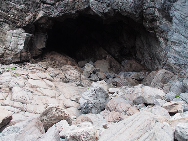 神津島の洞窟