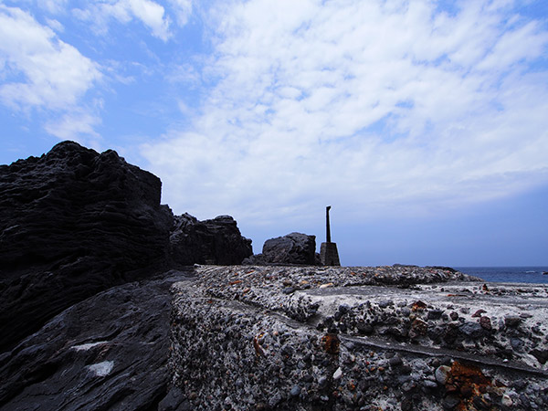 神津島 廃線 ボンブに登る