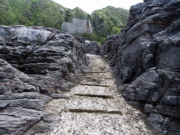 切り通し 廃線跡 ボンブ