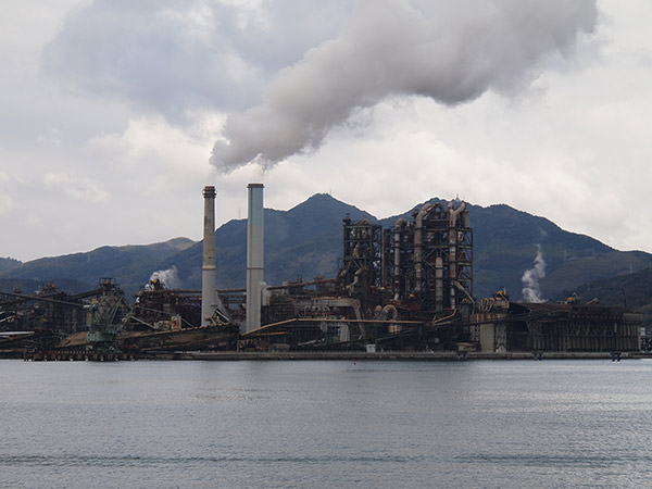 徳山港 工場の煙突
