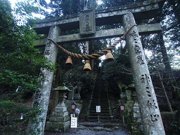 奥の院の鳥居