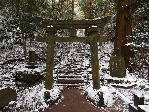 熊野磨崖仏 鳥居