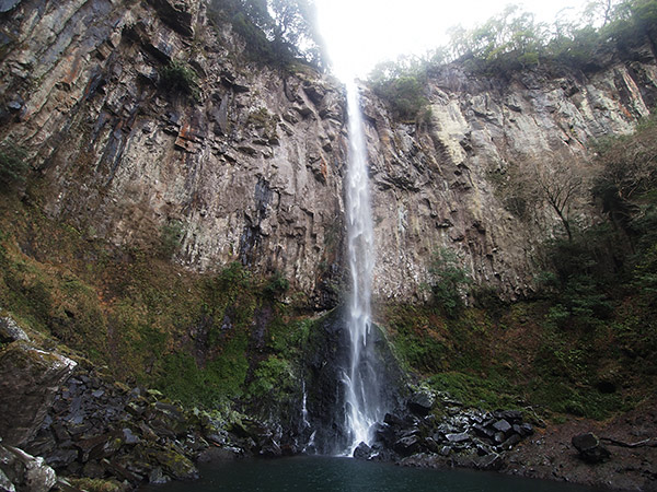 東椎屋の滝