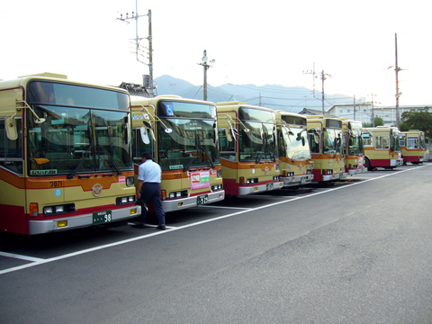 三ヶ木操車所の車両