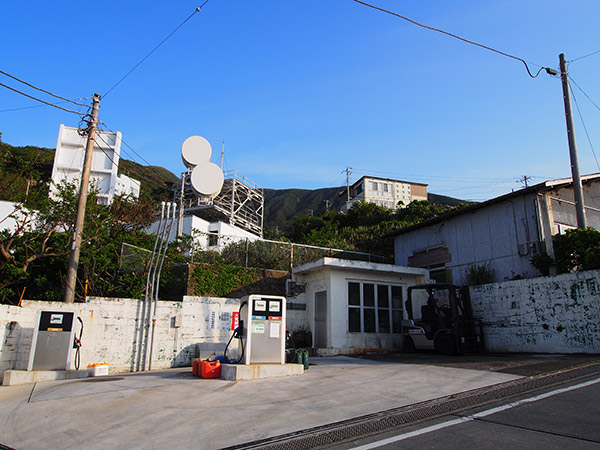 御蔵島 ガソリンスタンド