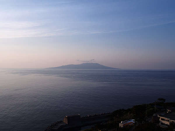 夕暮れの三宅島