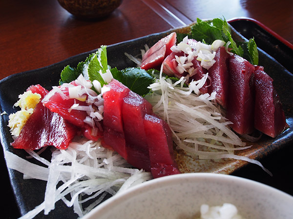 御蔵島 みんみんあん お刺身定食(1,300円)