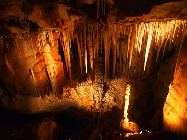 アジアで一番美しいと言われる鍾乳洞「星野洞」のサムネイル