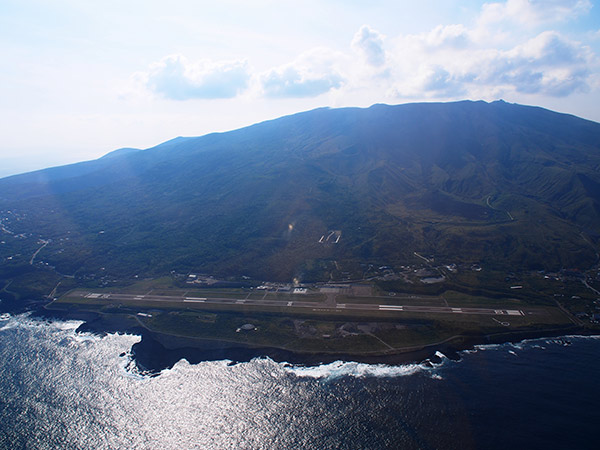 三宅島空港 空撮