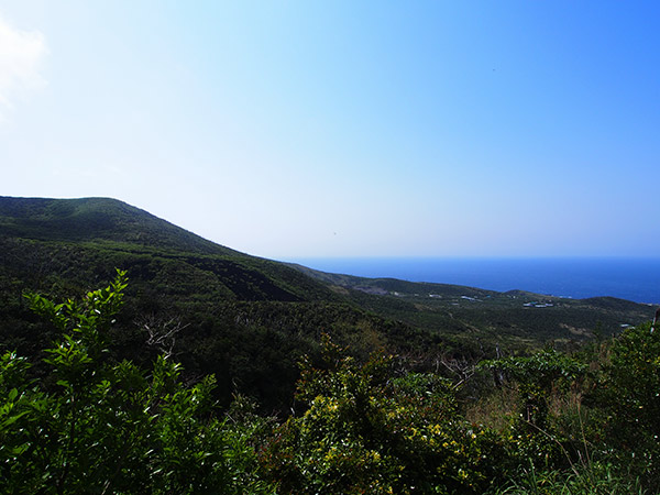 三宅島 雄山 南戸林道からの眺め