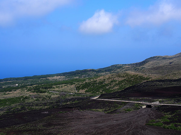 雄山環状線林道 遠景 三宅島