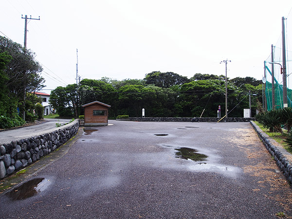 三宅高校前バス停留所