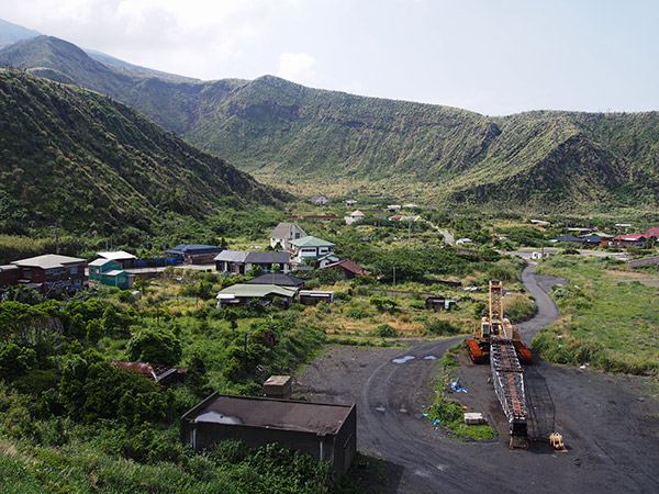 三宅島の火山ガス高濃度地区に足を踏み入れたのサムネイル