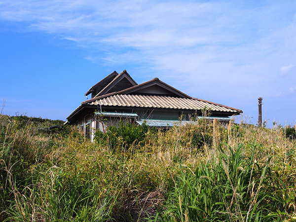 三宅島のサタドー岬 廃墟