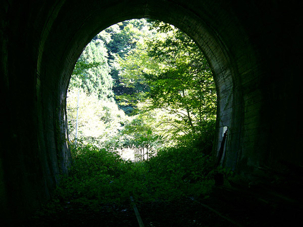 中山トンネルの出口