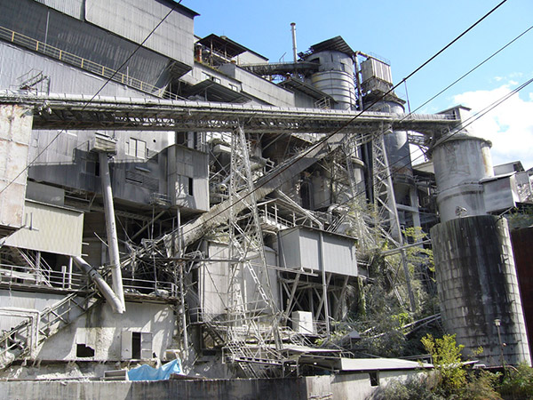 間近で見る氷川工場