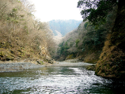 人影の無い河原