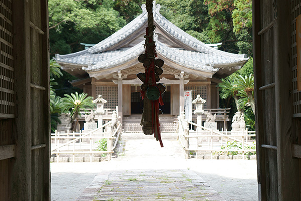十三社神社の門