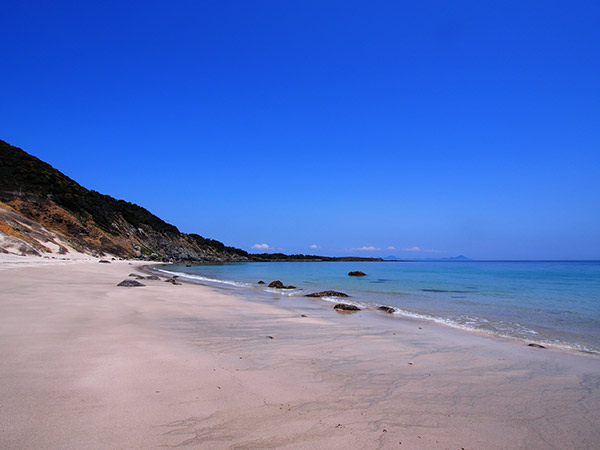 野首海岸 砂浜