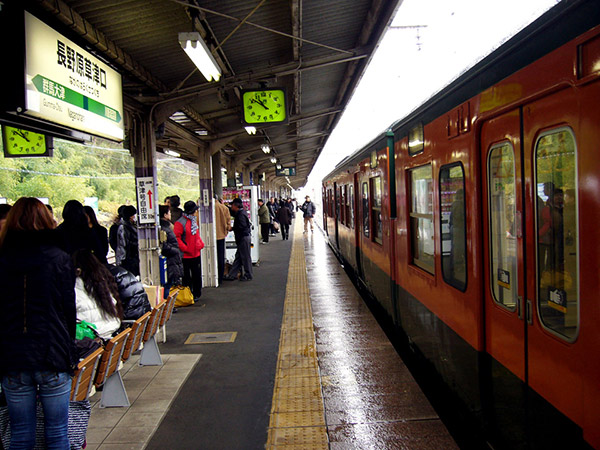 長野原草津口駅のホーム