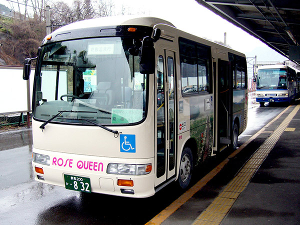 花敷温泉行きのバス