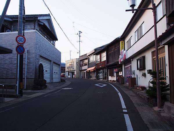 夕方の小値賀島 商店街