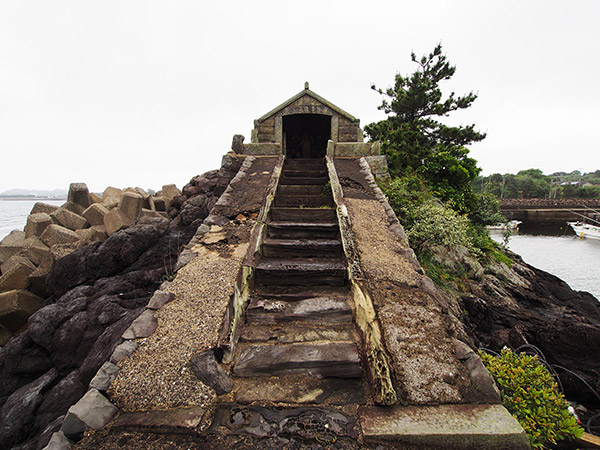 小値賀島 牛の塔